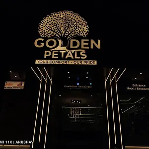Golden Petals *** Benares